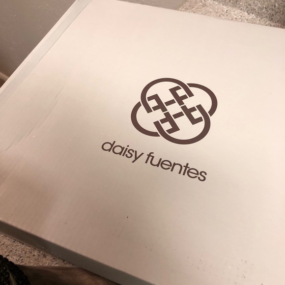 Daisy Fuentes studded boots - Picture 15 of 16